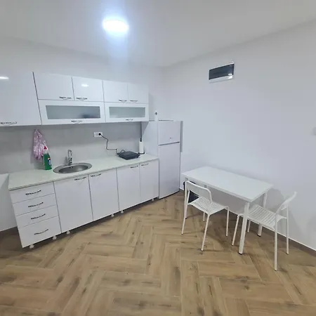 Marash Apartment *