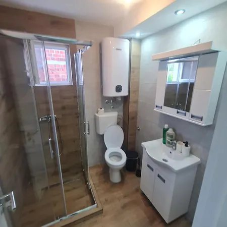 Marash Stan Na Dan Apartamento